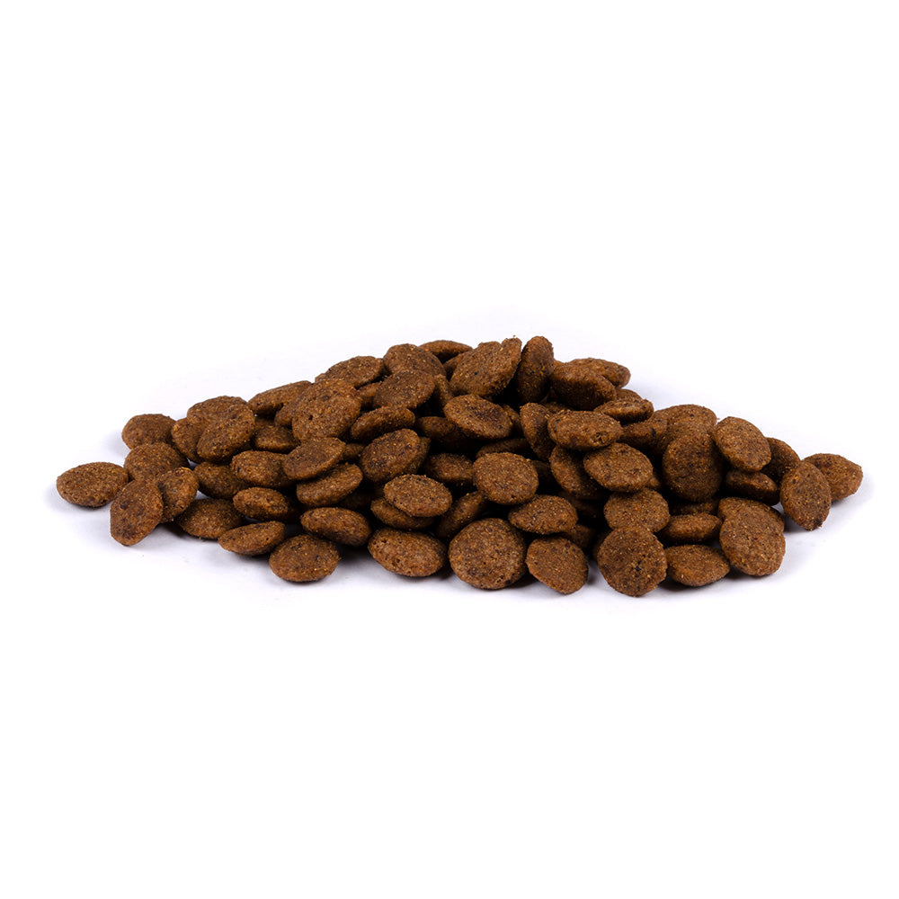 Bild von mehreren Kroketten des Produktes: Brit Care Cat Premium Trockenfutter Monoprotein für adulte Katzen Indoor Anti-Stress - Fresh Chicken Huhn