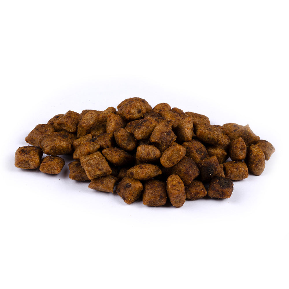Bild von mehreren Kroketten des Produktes: Brit Care Cat Premium Trockenfutter für sterilisierte kastrierte Katzen Sterilized Weight Control Gewichtskontrolle - Fresh Duck & Turkey Ente und Truthahn